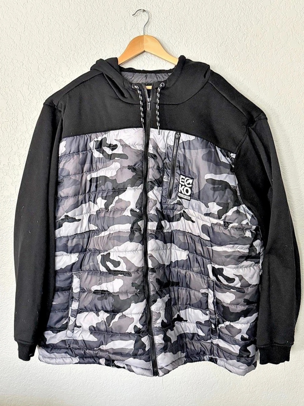 Ecko Unltd. Camo Puffer Jacket in Black & Gray Size 5XL